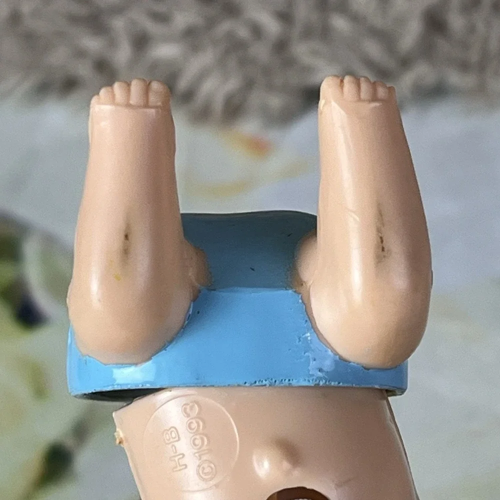 H-B 1993 Novelty Vintage Crawling Baby Wind Up Toy Blue Diaper Plastic Wiggles